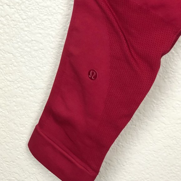 Lululemon Zone in Tight Seemless Cranberry size 6 - Picture 3 of 7